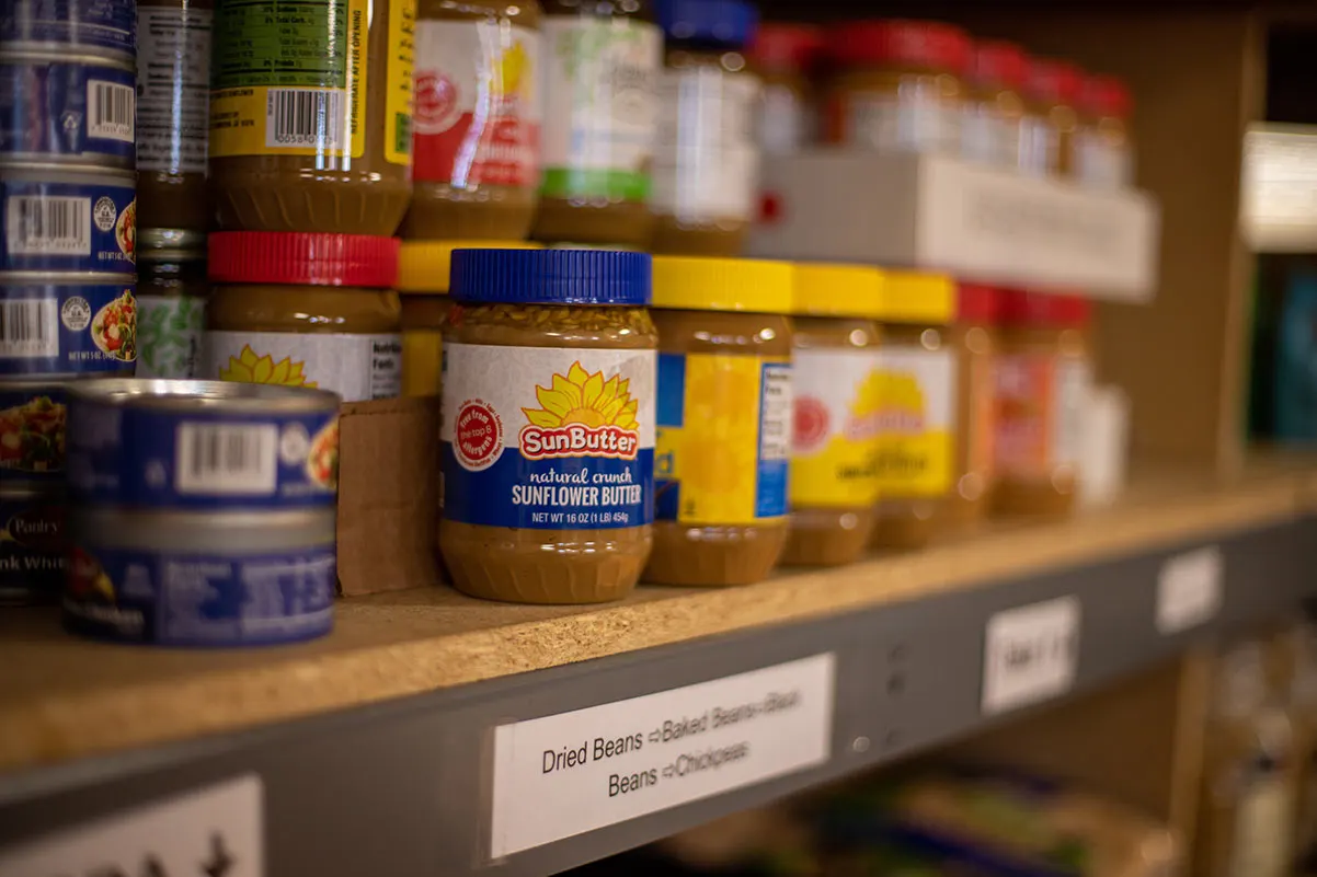 Como os bancos de alimentos em Quebec podem ajudar imigrantes recém-chegados